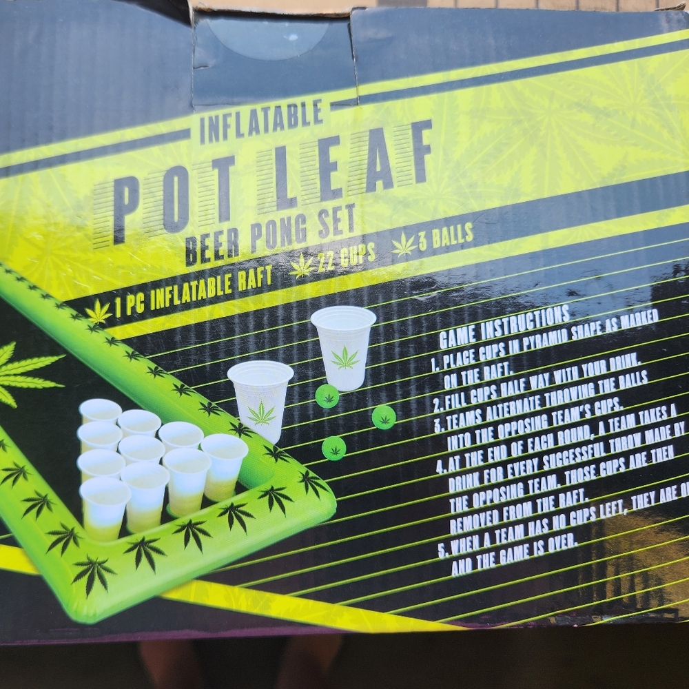 Pot leaf inflatable beer pong set - Picture 5 of 9